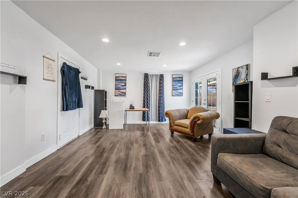 3825 Raymert, Las Vegas, NV 89121
