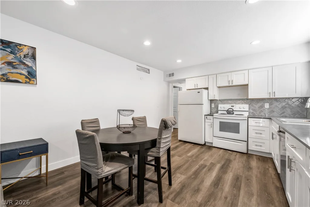 3825 Raymert, Las Vegas, NV 89121