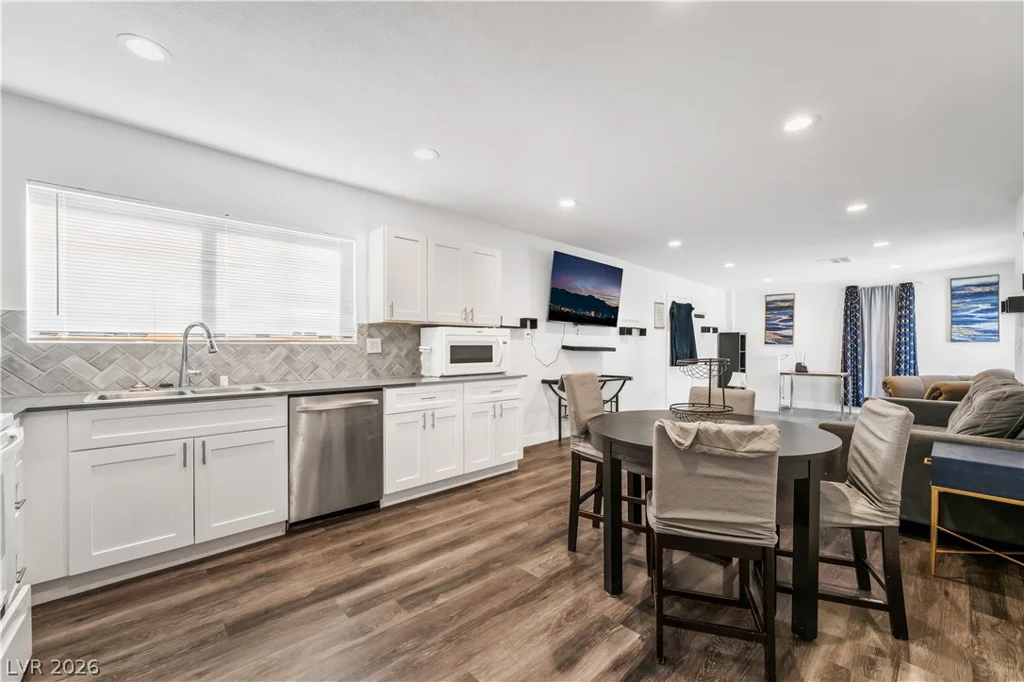 3825 Raymert, Las Vegas, NV 89121