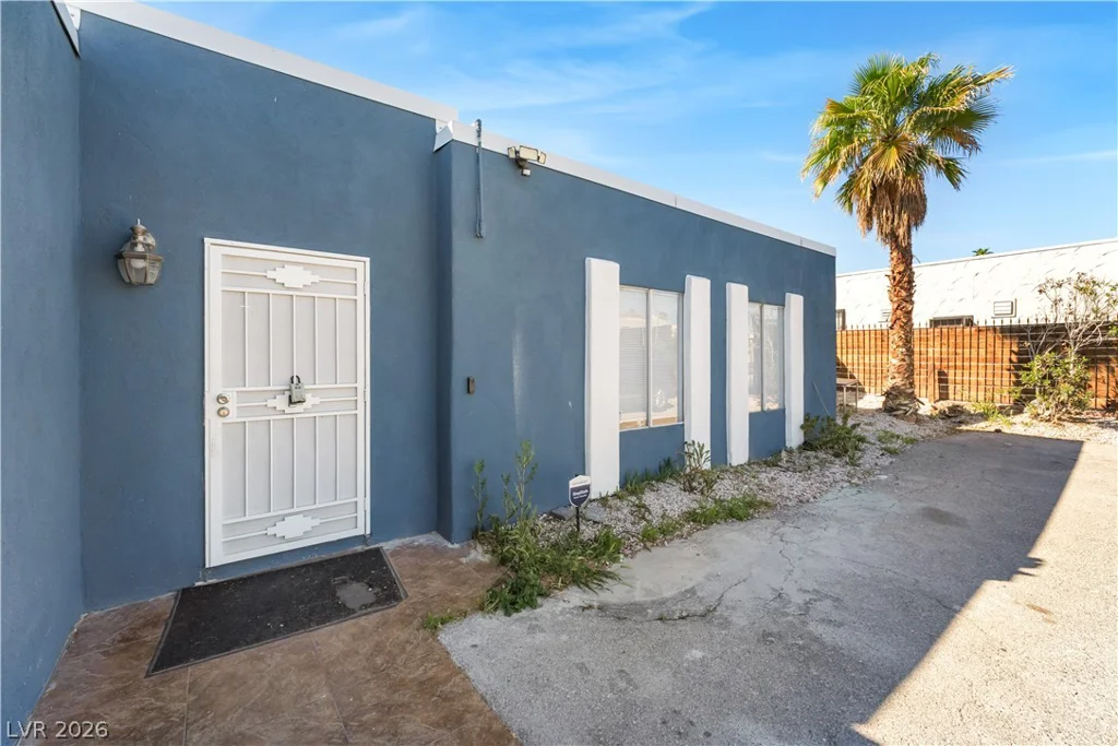 3825 Raymert, Las Vegas, NV 89121
