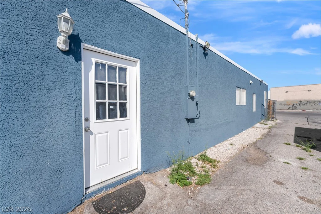 3825 Raymert, Las Vegas, NV 89121