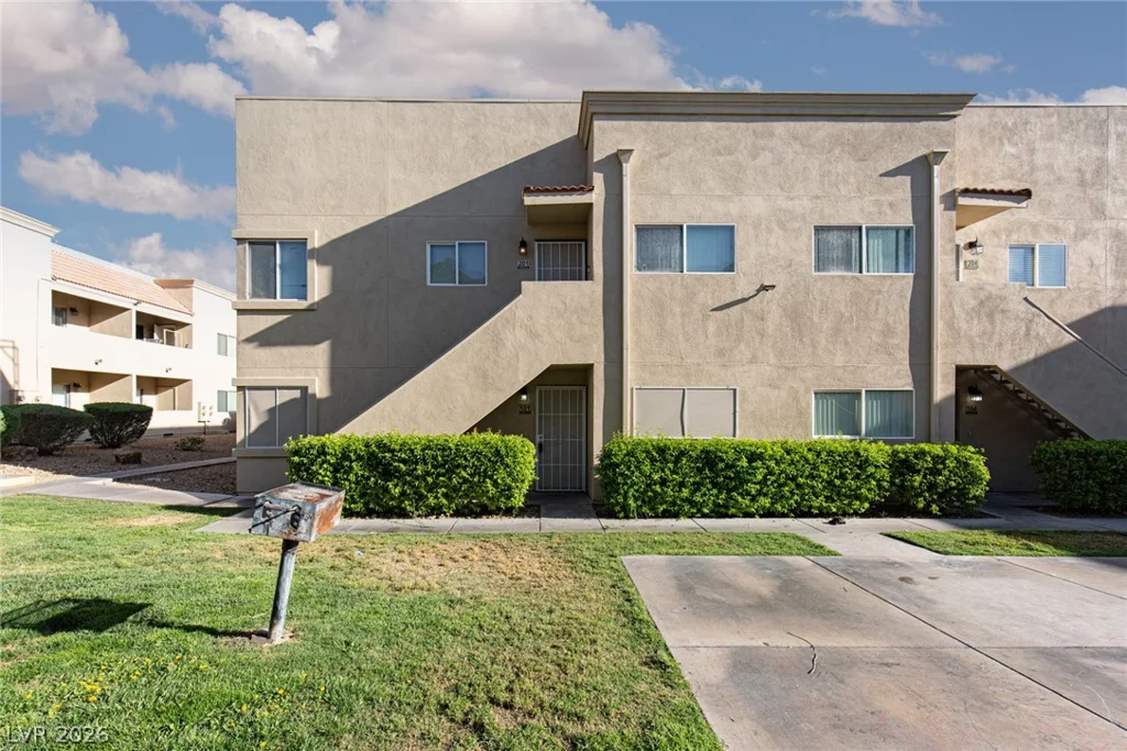 1858 Decatur, Las Vegas, NV 89108