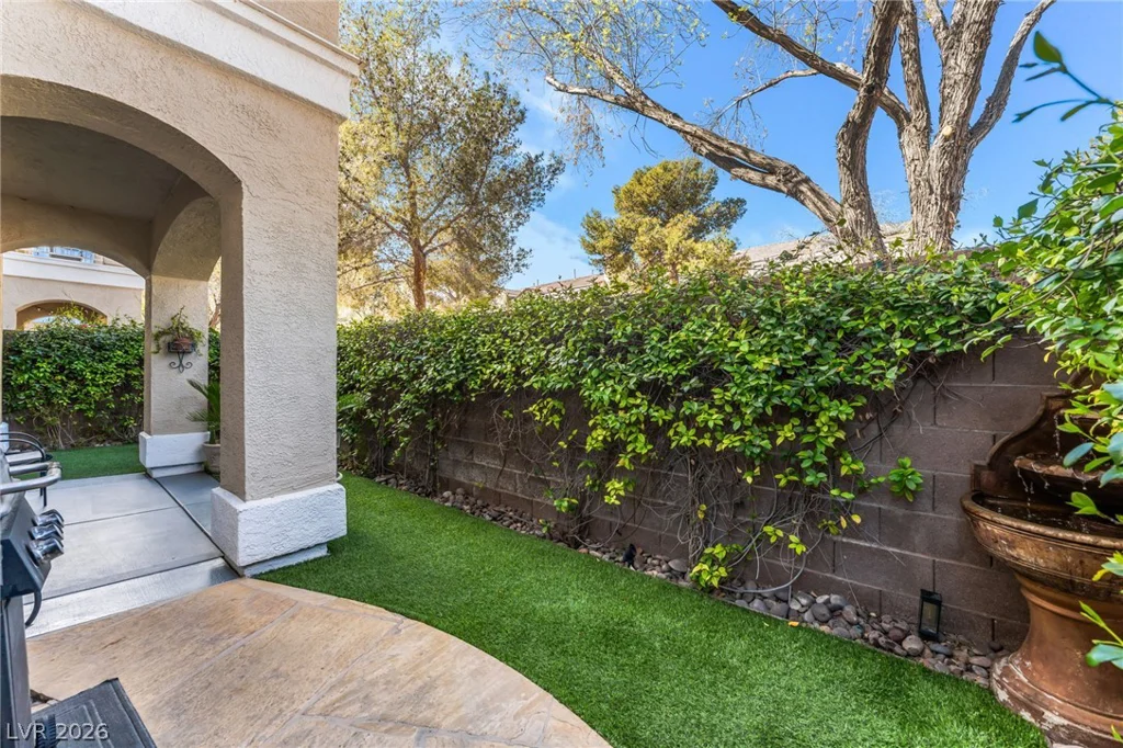 1001 Prestwick, Las Vegas, NV 89145