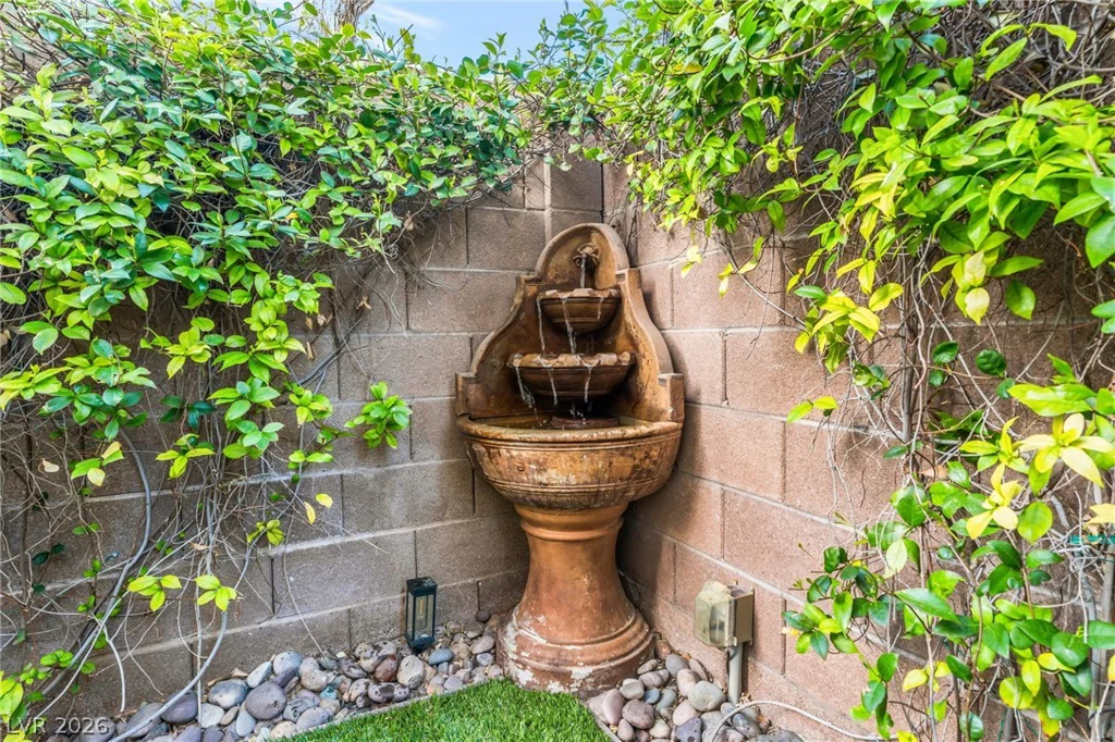1001 Prestwick, Las Vegas, NV 89145