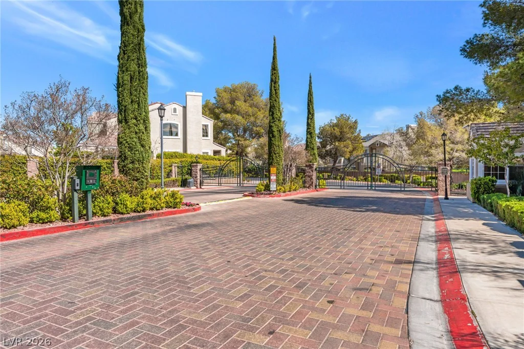 1001 Prestwick, Las Vegas, NV 89145