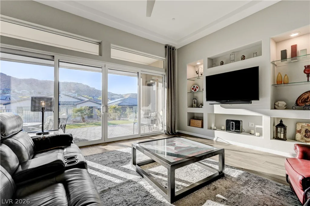 51 Thorn Creek, Henderson, NV 89011