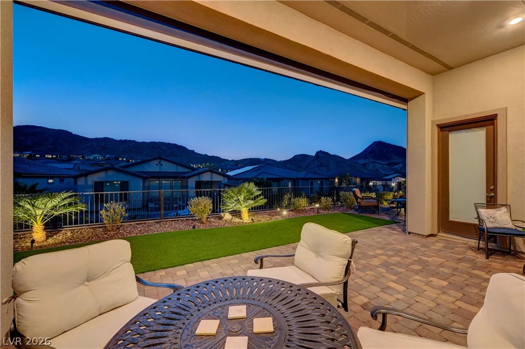 51 Thorn Creek, Henderson, NV 89011