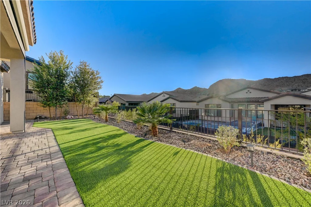 51 Thorn Creek, Henderson, NV 89011