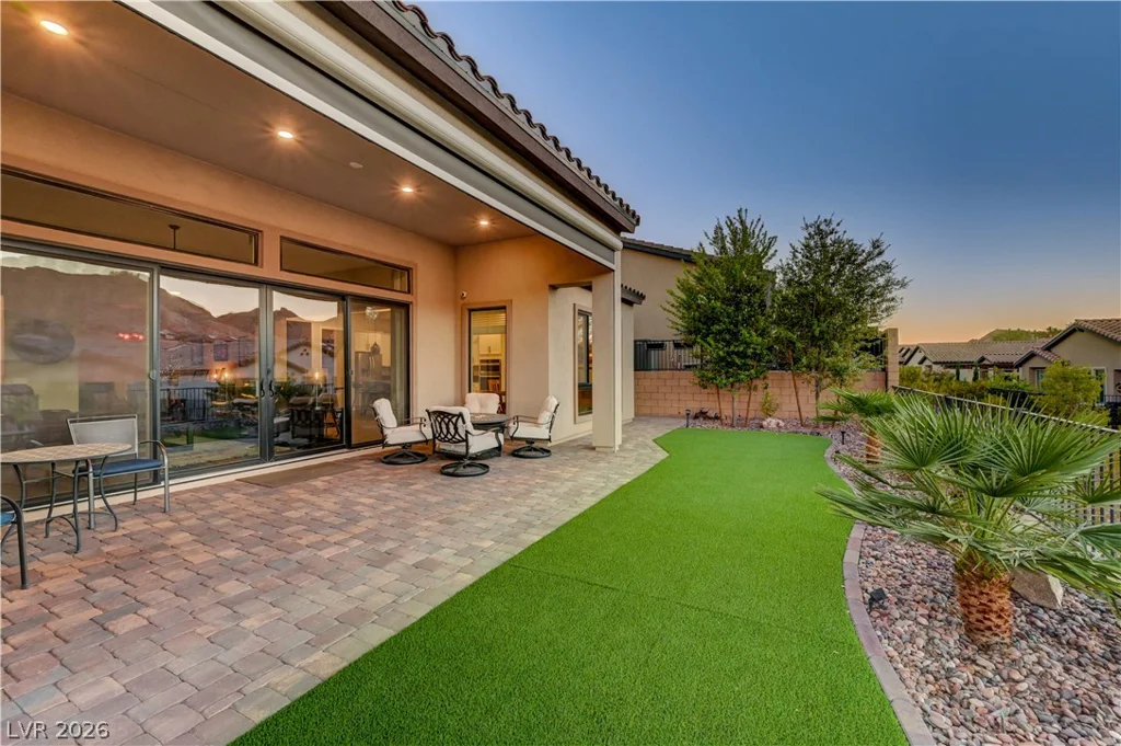 51 Thorn Creek, Henderson, NV 89011