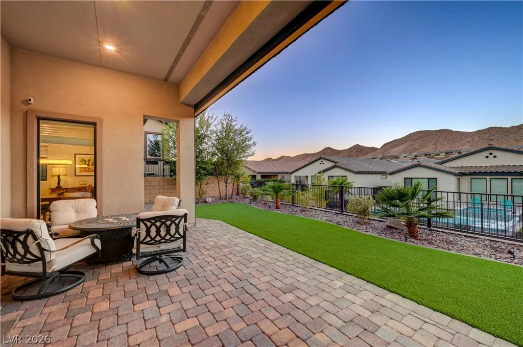 51 Thorn Creek, Henderson, NV 89011