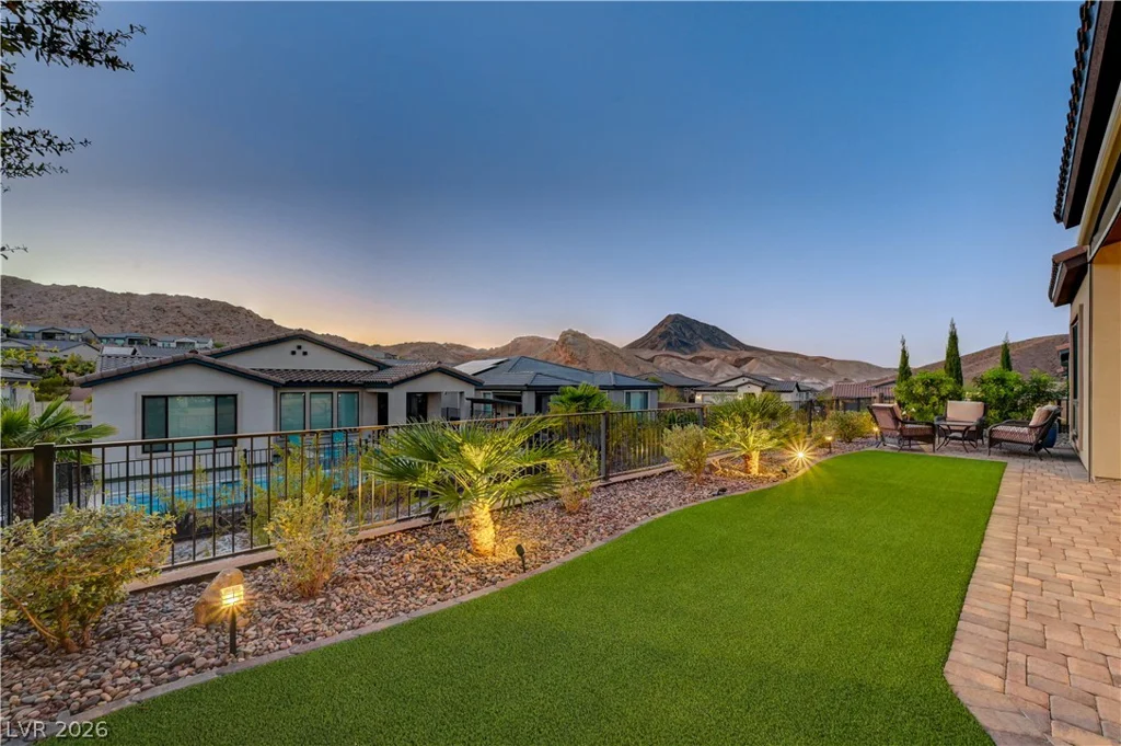 51 Thorn Creek, Henderson, NV 89011