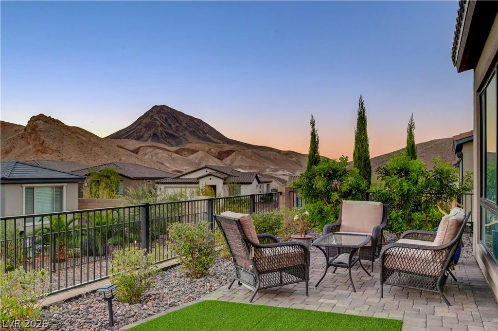 51 Thorn Creek, Henderson, NV 89011
