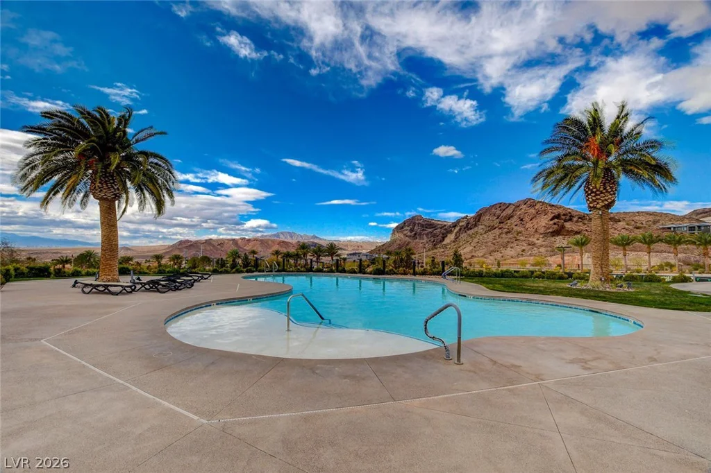 51 Thorn Creek, Henderson, NV 89011
