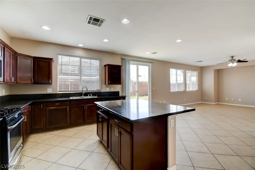 6612 Macdoogle, Las Vegas, NV 89166