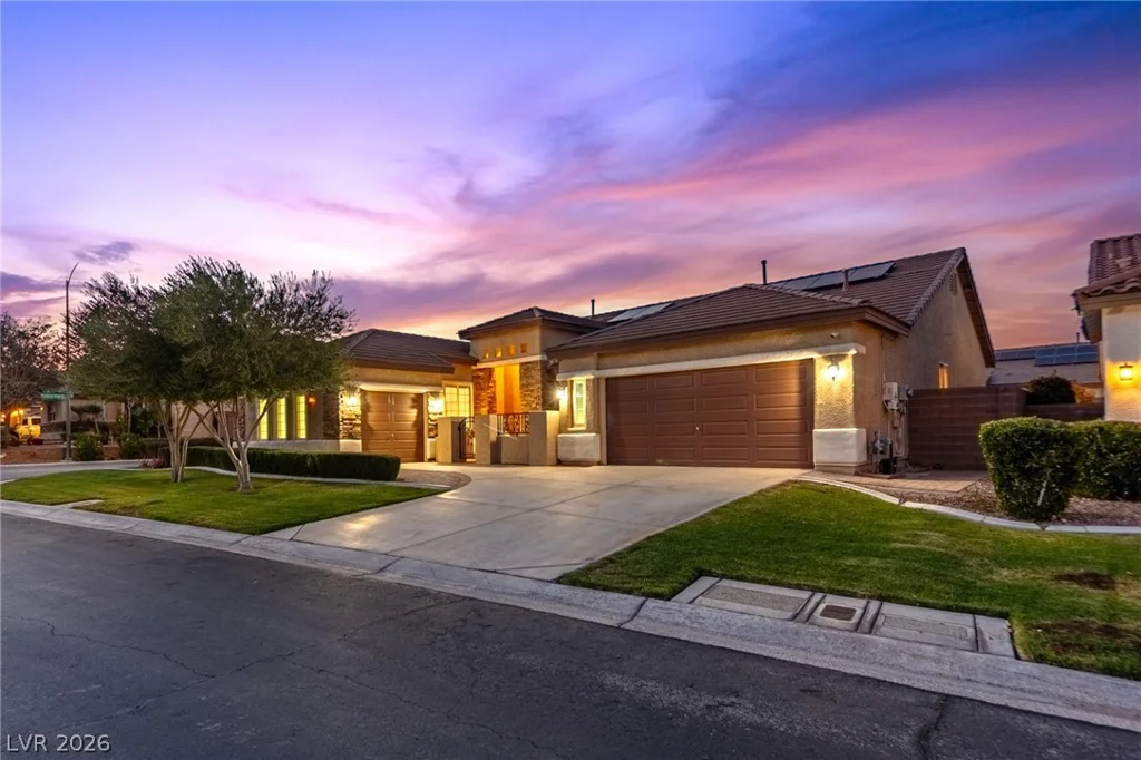 10100 Clifton Forge, Las Vegas, NV 89148