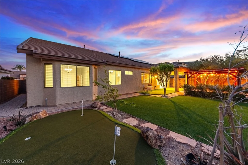 10100 Clifton Forge, Las Vegas, NV 89148