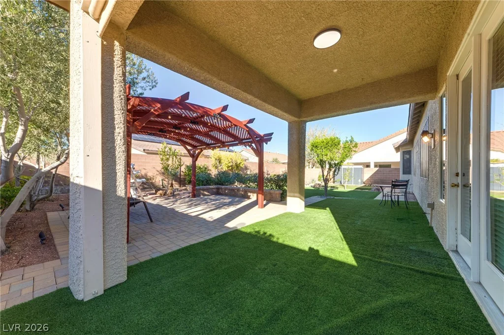 10100 Clifton Forge, Las Vegas, NV 89148