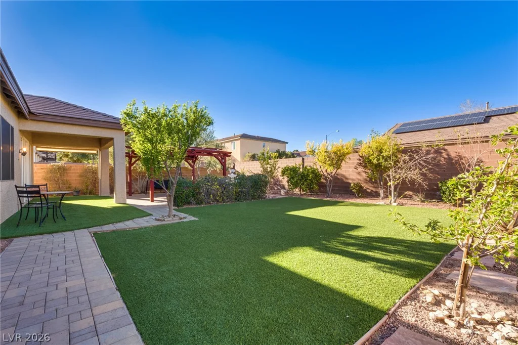 10100 Clifton Forge, Las Vegas, NV 89148