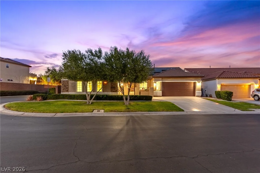 10100 Clifton Forge, Las Vegas, NV 89148
