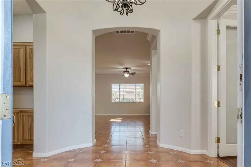 10100 Clifton Forge, Las Vegas, NV 89148