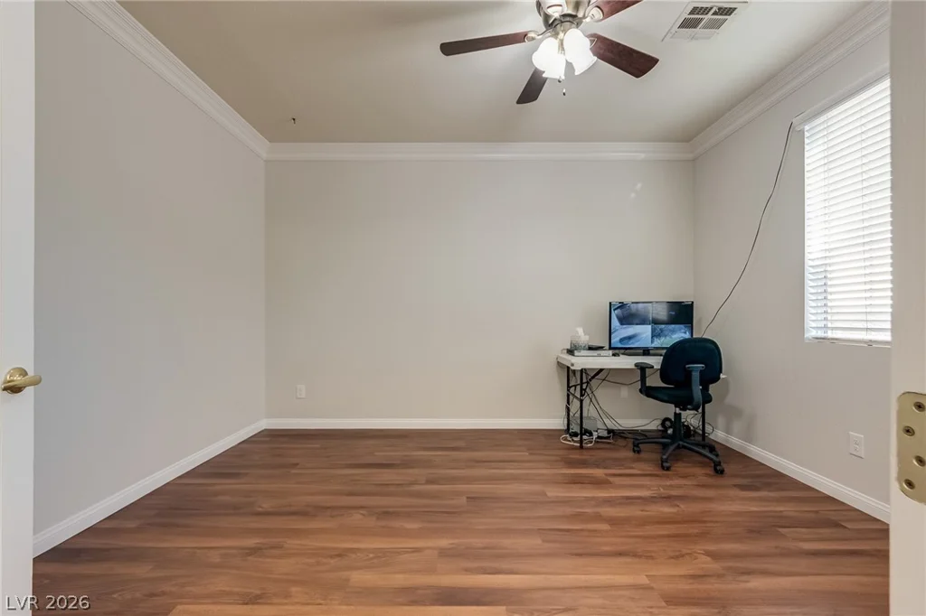 10100 Clifton Forge, Las Vegas, NV 89148