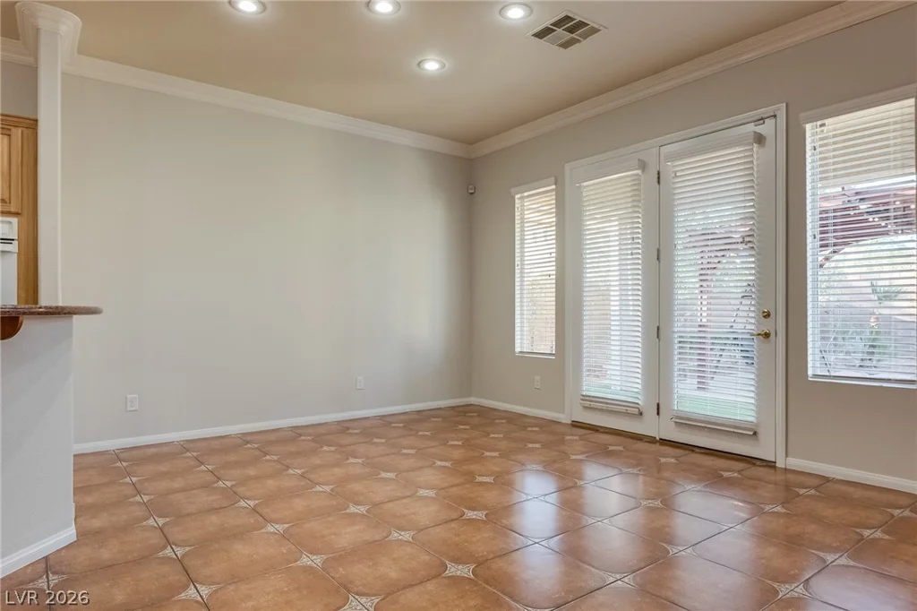10100 Clifton Forge, Las Vegas, NV 89148