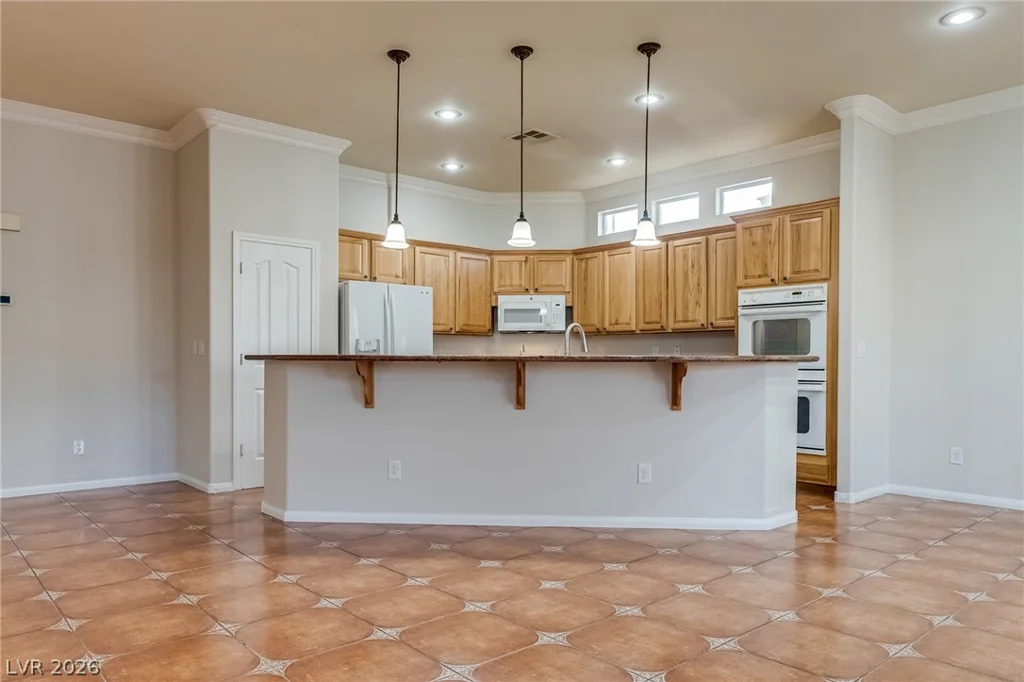 10100 Clifton Forge, Las Vegas, NV 89148