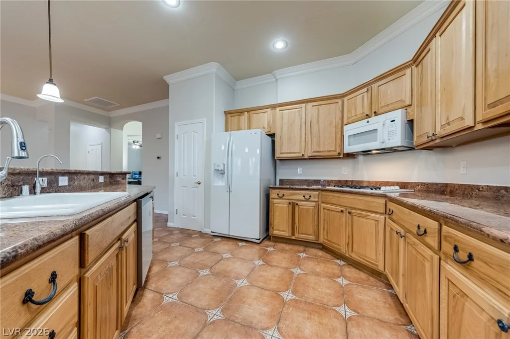 10100 Clifton Forge, Las Vegas, NV 89148