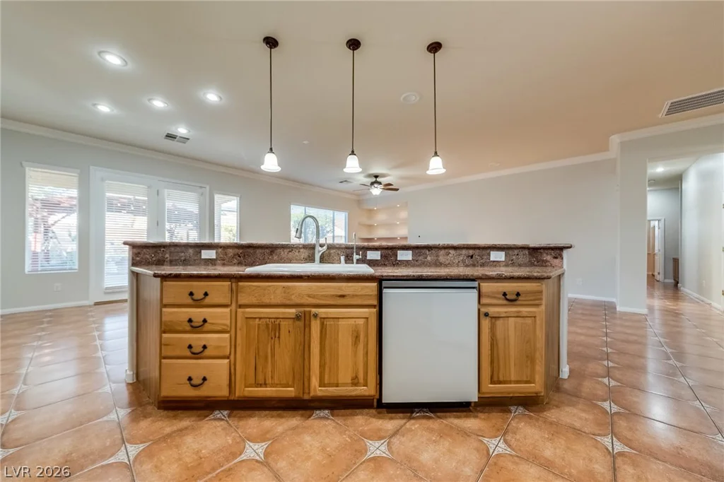 10100 Clifton Forge, Las Vegas, NV 89148