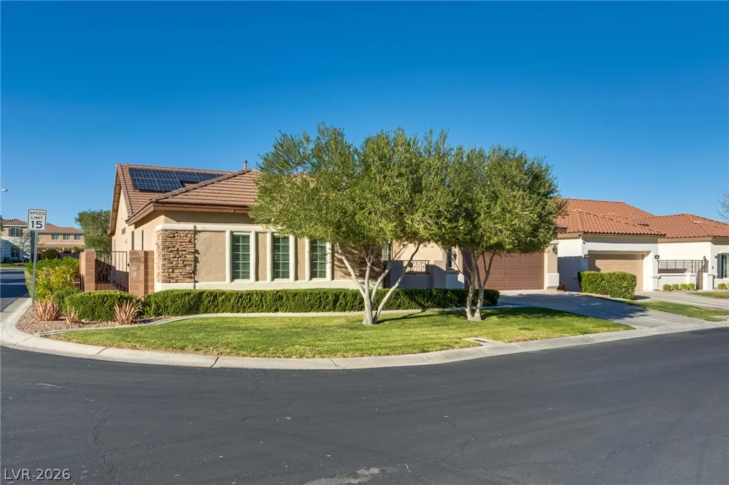 10100 Clifton Forge, Las Vegas, NV 89148