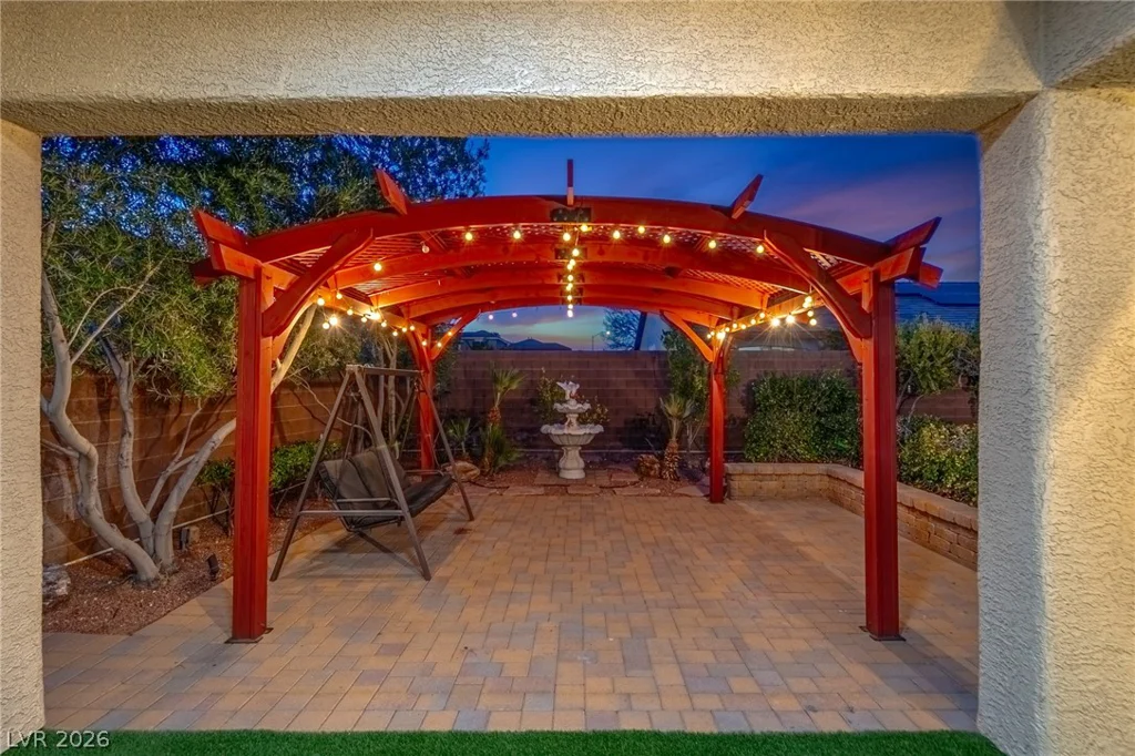 10100 Clifton Forge, Las Vegas, NV 89148