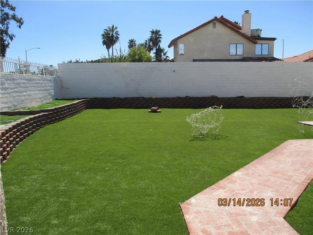 2701 Sidonia, Las Vegas, NV 89102