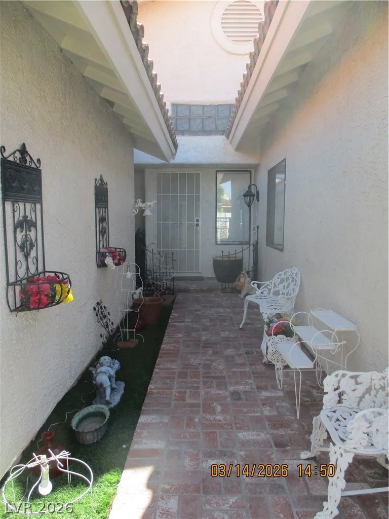 2701 Sidonia, Las Vegas, NV 89102