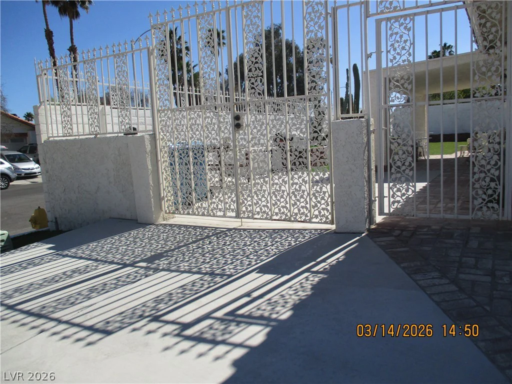 2701 Sidonia, Las Vegas, NV 89102