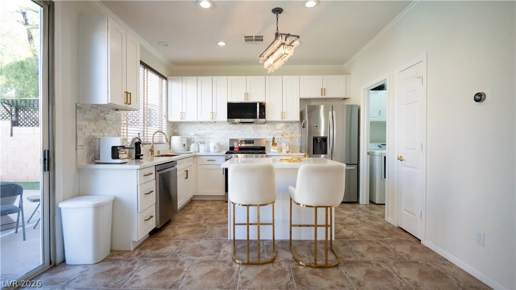 8042 Earl Grey, Las Vegas, NV 89117