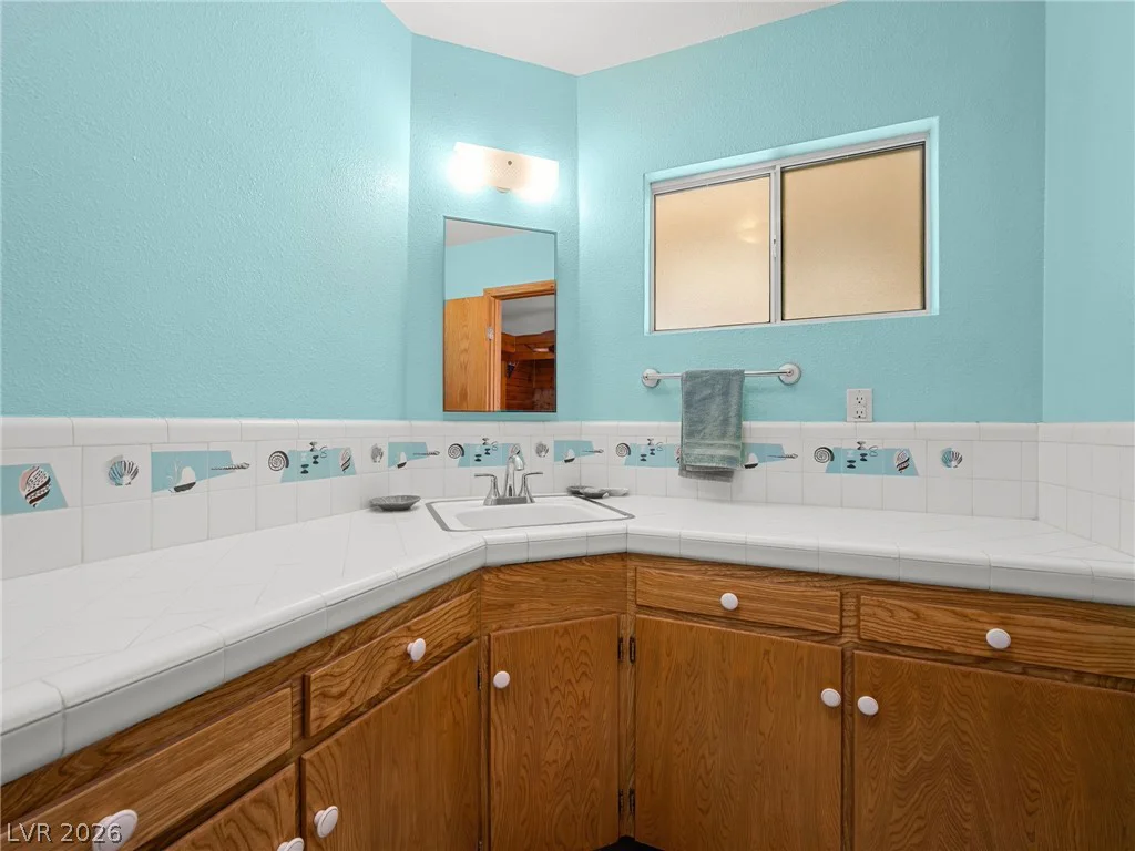 1800 Cochran, Las Vegas, NV 89104