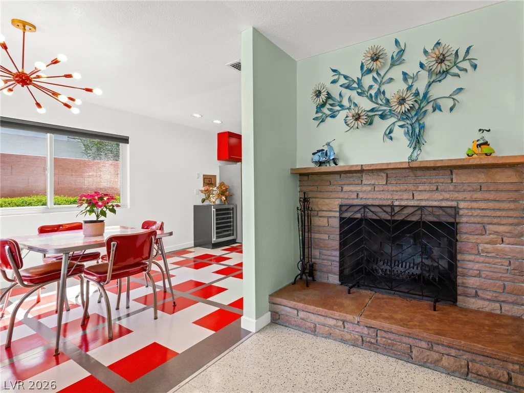 1800 Cochran, Las Vegas, NV 89104