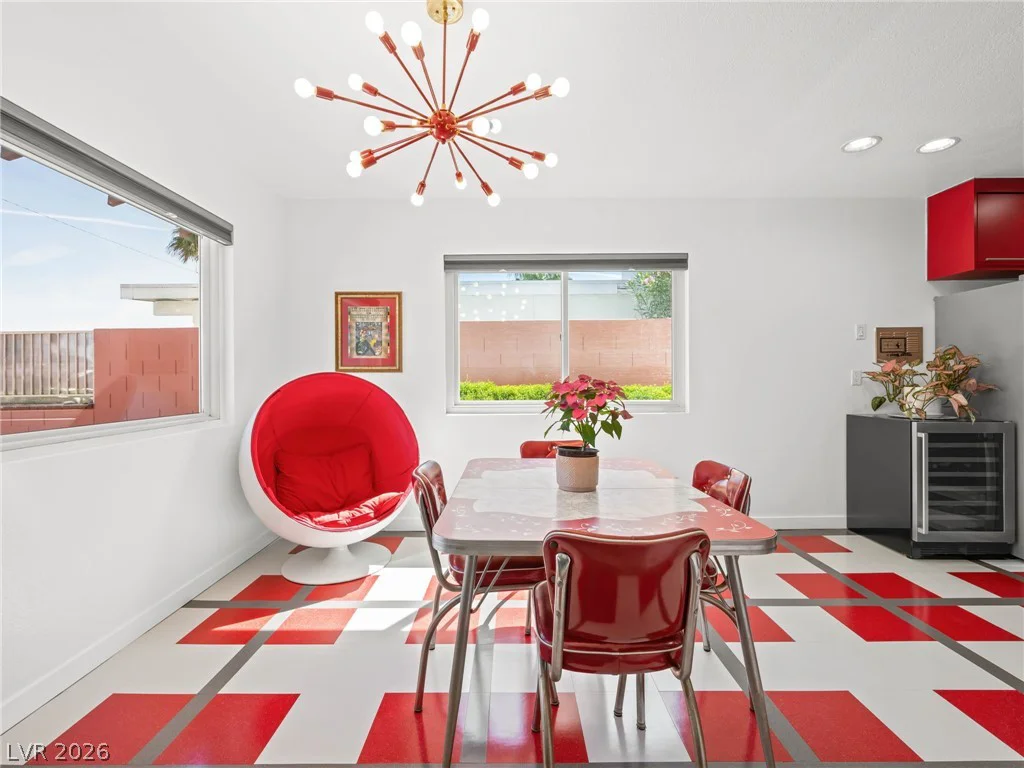 1800 Cochran, Las Vegas, NV 89104