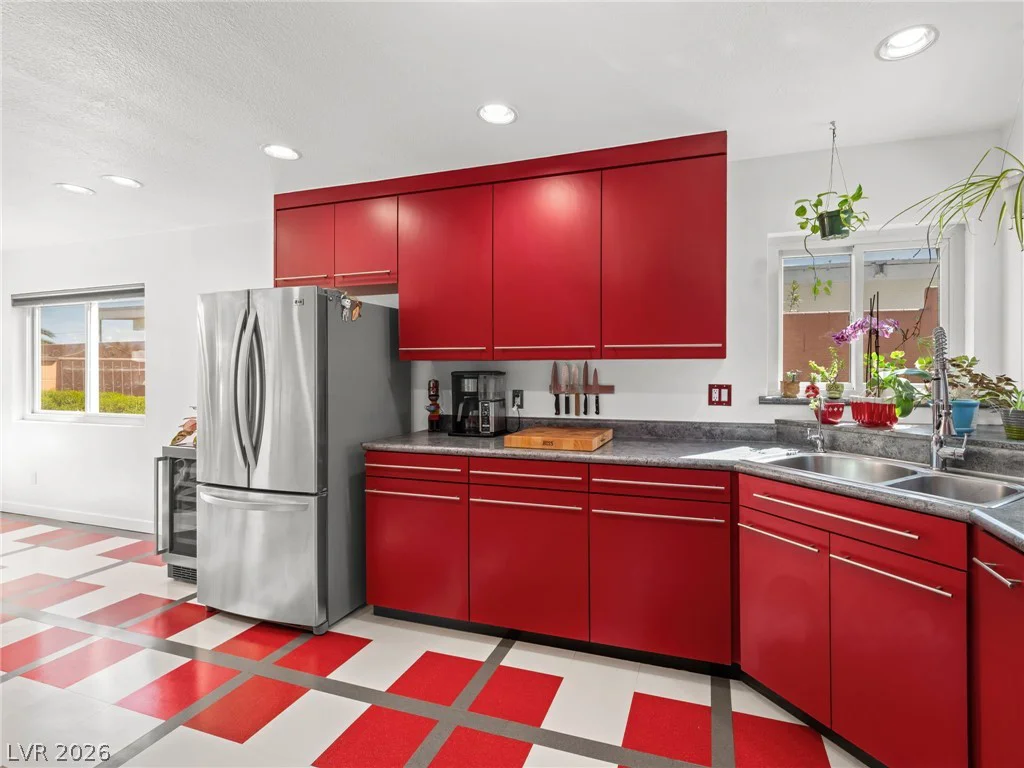 1800 Cochran, Las Vegas, NV 89104
