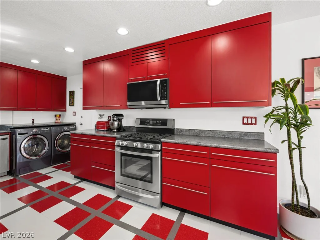 1800 Cochran, Las Vegas, NV 89104