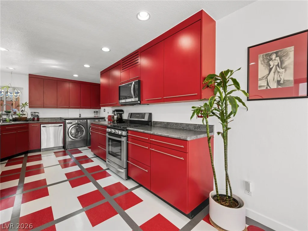 1800 Cochran, Las Vegas, NV 89104