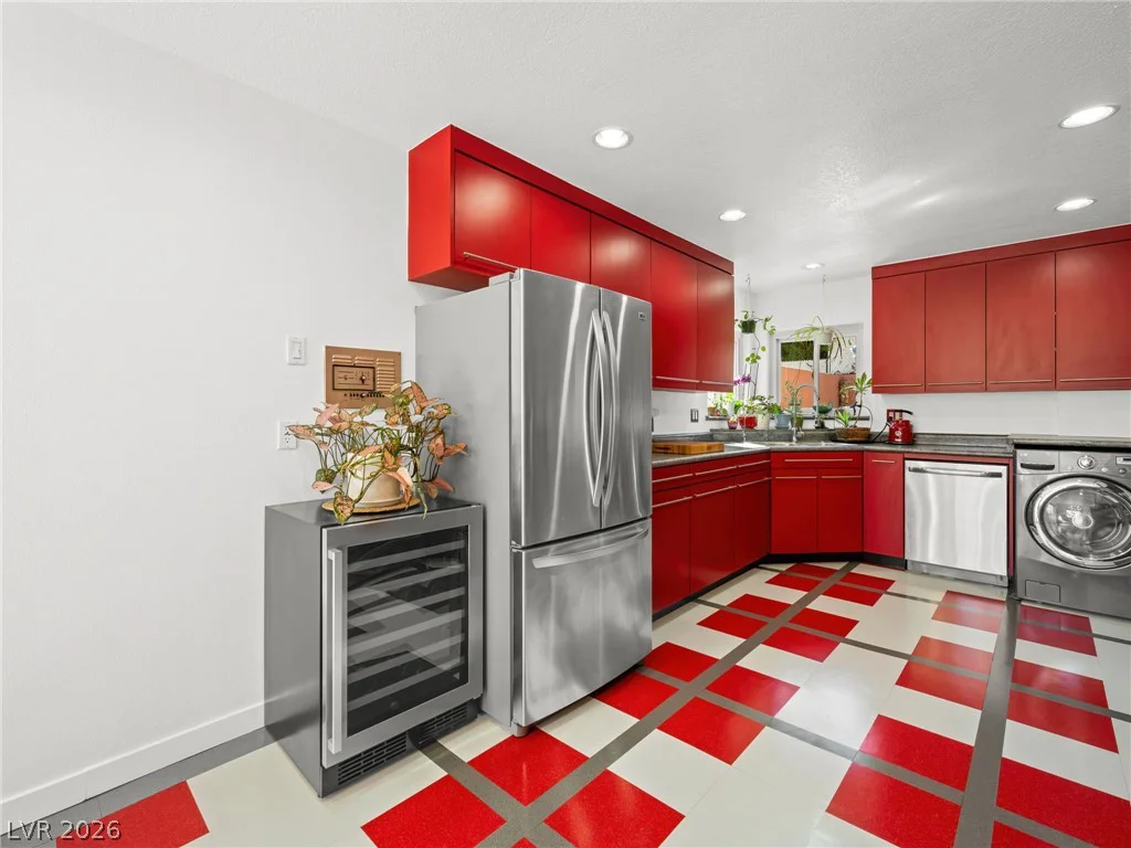 1800 Cochran, Las Vegas, NV 89104