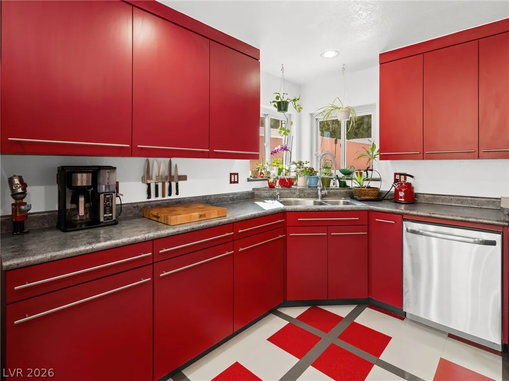 1800 Cochran, Las Vegas, NV 89104