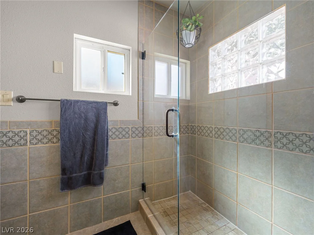 1800 Cochran, Las Vegas, NV 89104