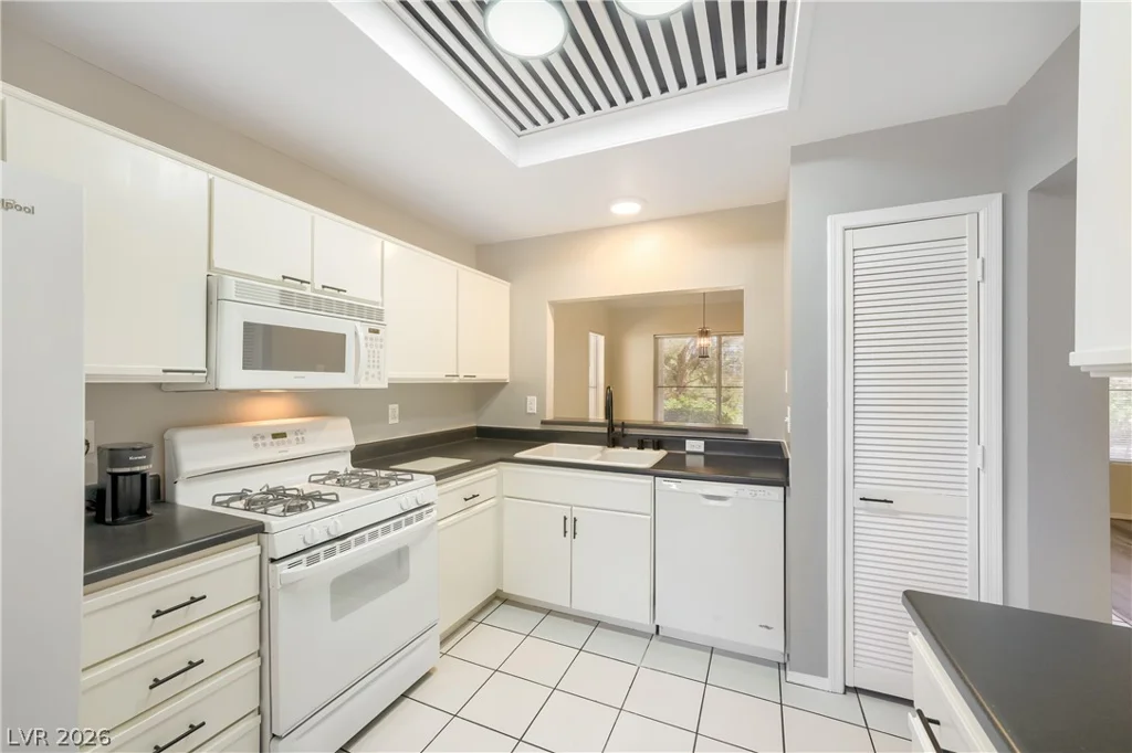 2552 Highvale, Las Vegas, NV 89134