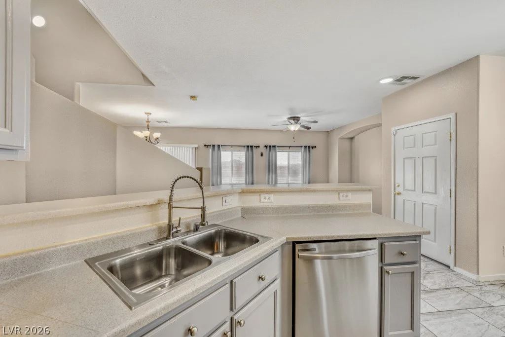 6481 Za Zu Pitts, Las Vegas, NV 89122