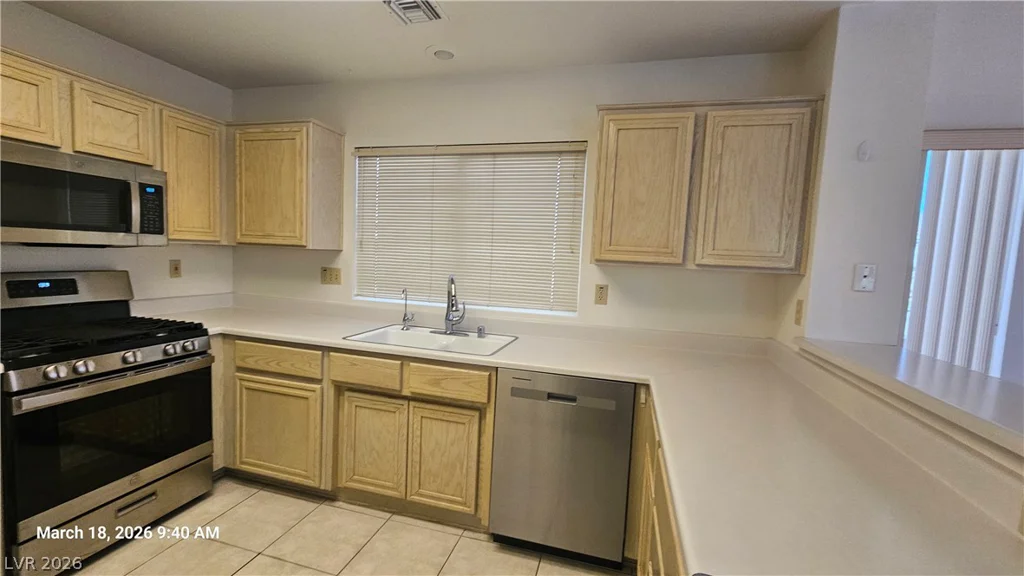9912 Rosamond, Las Vegas, NV 89134