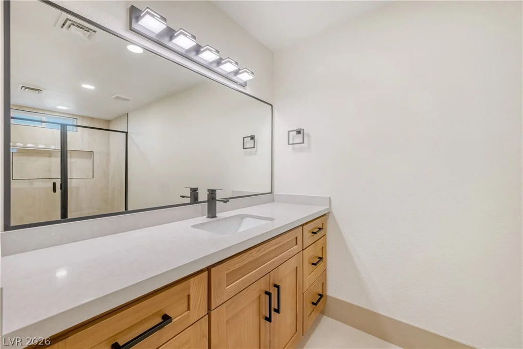 8755 Hickam, Las Vegas, NV 89129
