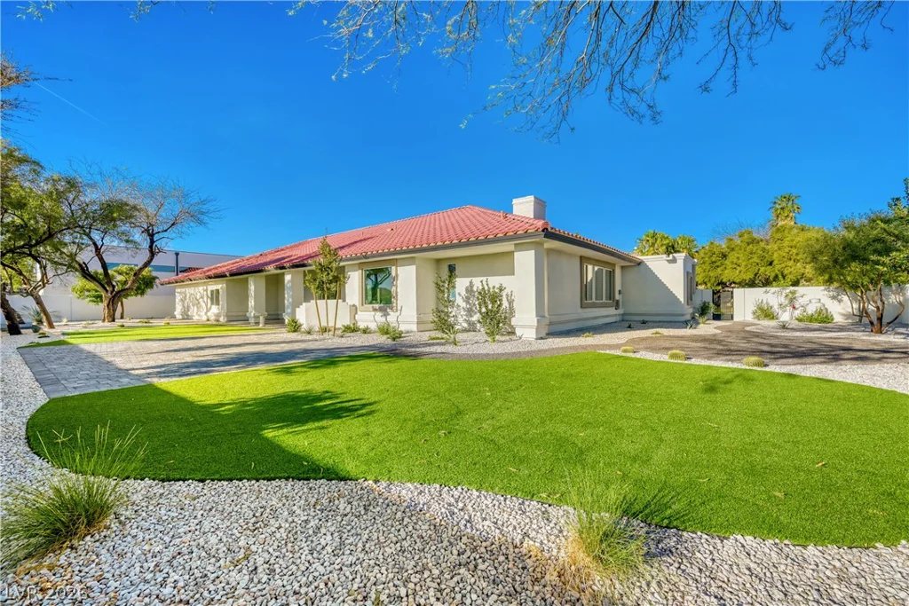 8755 Hickam, Las Vegas, NV 89129