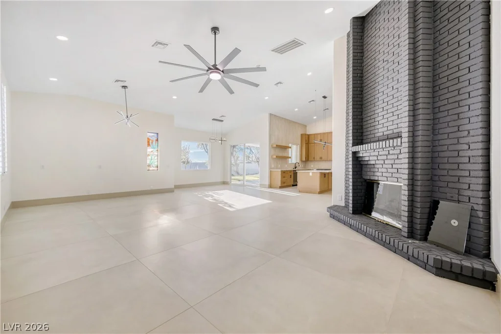 8755 Hickam, Las Vegas, NV 89129